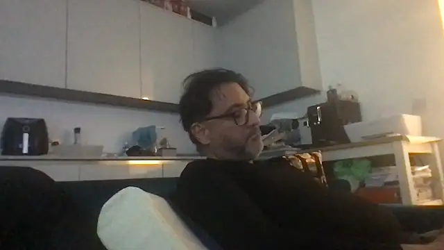 Snapshot of Robin007 chatting on 10.31.25 Robin007 online show from 10.31.25