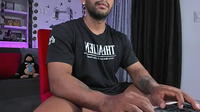 Snapshot of Couple_muscle1 chatting on 10.03.25 Couple muscle1 online show from 10.03.25