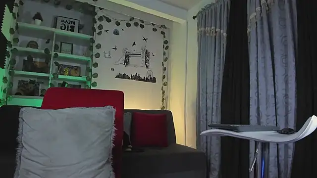 Snapshot of Couple_muscle1 chatting on 02.10.26 Couple muscle1 online show from 02.10.26