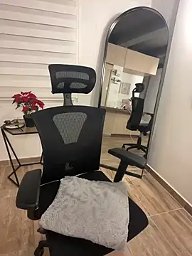 Eva Gonzalez online show from 01.18.25