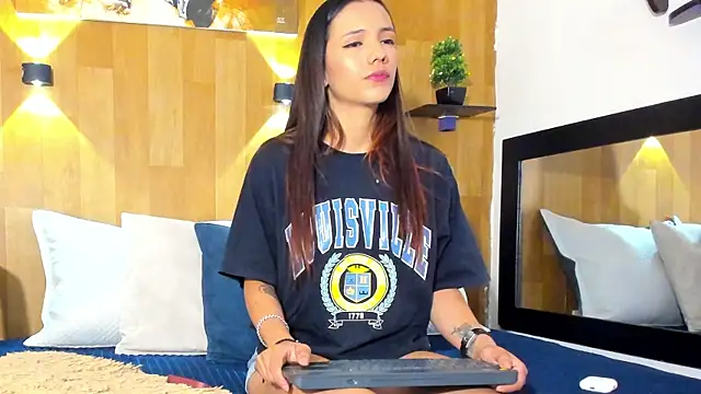 marianaa90 online show from 10.13.25