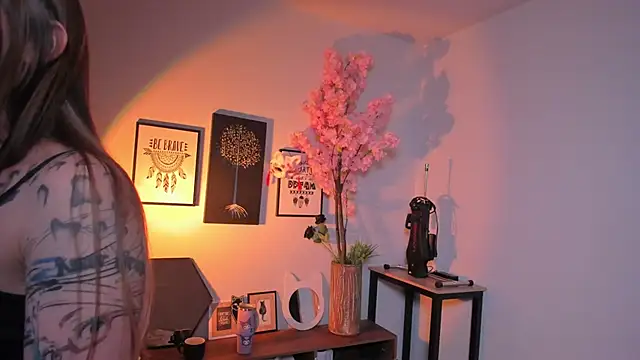 Snapshot of Siouxsie_cenobite chatting on 04.29.26 Siouxsie cenobite online show from 04.29.26