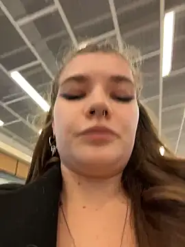 Snapshot of Holy_Tereza chatting on 04.21.26 Holy Tereza online show from 04.21.26