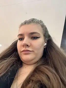 Snapshot of Holy_Tereza chatting on 04.28.26 Holy Tereza online show from 04.28.26