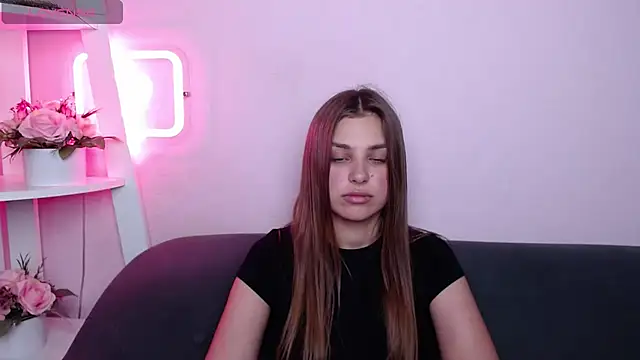 Snapshot of MilanaAngelAs chatting on 06.20.26 MilanaAngelAs online show from 06.20.26