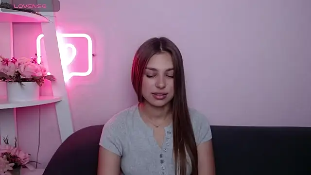 Snapshot of MilanaAngelAs chatting on 06.27.26 MilanaAngelAs online show from 06.27.26