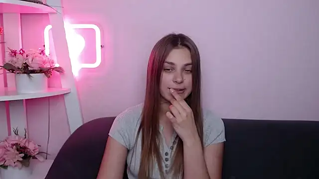 Snapshot of MilanaAngelAs chatting on 06.27.26 MilanaAngelAs online show from 06.27.26