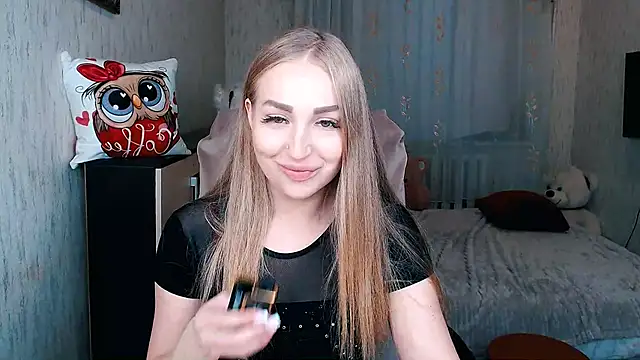 Snapshot of _KittyBoo chatting on 11.24.25 KittyBoo online show from 11.24.25