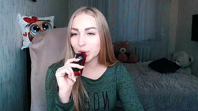 Snapshot of _KittyBoo chatting on 11.29.25 KittyBoo online show from 11.29.25