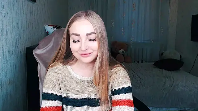 Snapshot of _KittyBoo chatting on 12.21.25 KittyBoo online show from 12.21.25