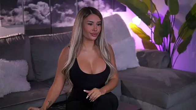 EvaZane online show from 11.04.25