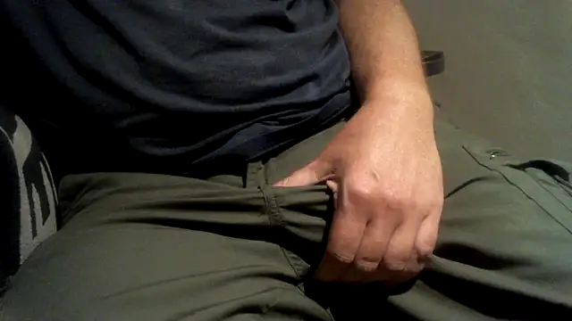 Snapshot of sexxx-mike chatting on 11.15.25 sexxx-mike online show from 11.15.25