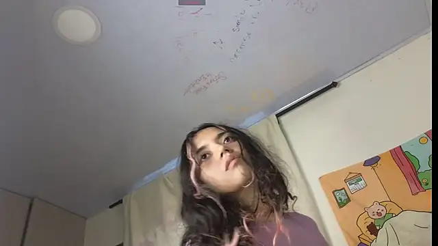 Snapshot of ViolettaSummer chatting on 12.24.24 ViolettaSummer online show from 12.24.24