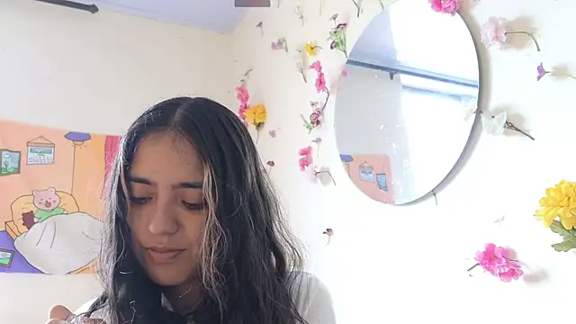 Snapshot of ViolettaSummer chatting on 01.11.25 ViolettaSummer online show from 01.11.25