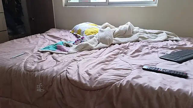 Snapshot of ViolettaSummer chatting on 01.12.25 ViolettaSummer online show from 01.12.25