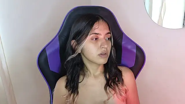 Snapshot of ViolettaSummer chatting on 02.01.25 ViolettaSummer online show from 02.01.25