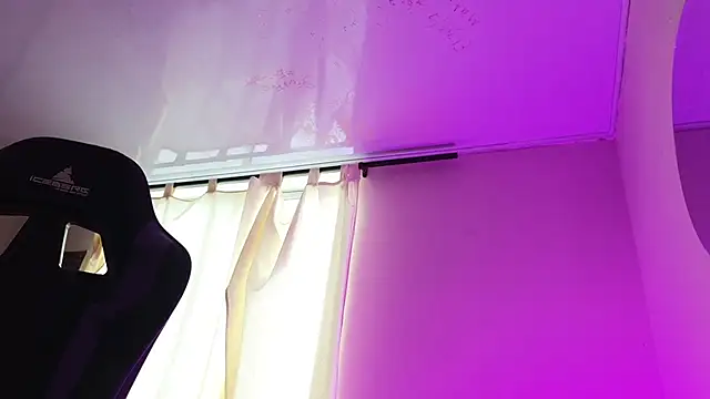 Snapshot of ViolettaSummer chatting on 02.09.25 ViolettaSummer online show from 02.09.25