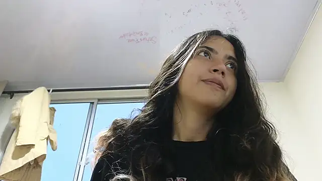 Snapshot of ViolettaSummer chatting on 02.21.25 ViolettaSummer online show from 02.21.25