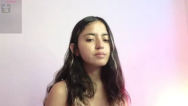 Snapshot of ViolettaSummer chatting on 03.01.25 ViolettaSummer online show from 03.01.25