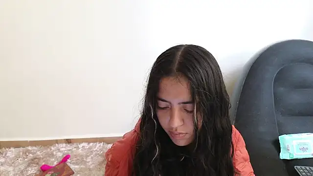 Snapshot of ViolettaSummer chatting on 03.20.25 ViolettaSummer online show from 03.20.25