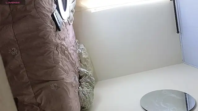 Snapshot of ViolettaSummer chatting on 10.04.25 ViolettaSummer online show from 10.04.25