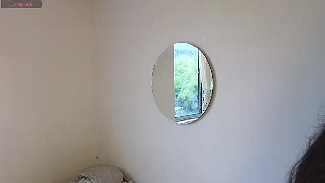 Snapshot of ViolettaSummer chatting on 10.10.25 ViolettaSummer online show from 10.10.25