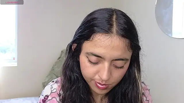 Snapshot of ViolettaSummer chatting on 10.12.25 ViolettaSummer online show from 10.12.25