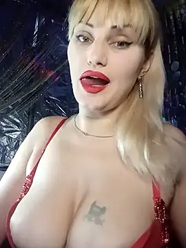 Snapshot of Freya_Milf chatting on 02.21.25 Freya Milf online show from 02.21.25