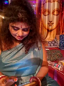 Snapshot of Maaya66 chatting on 12.17.24 Maaya66 online show from 12.17.24