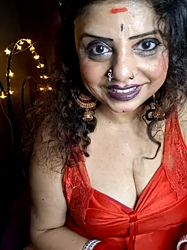 Snapshot of Maaya66 chatting on 03.05.25 Maaya66 online show from 03.05.25