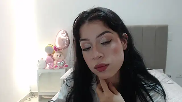 Snapshot of Caribbean_beauty_ chatting on 10.23.25 Caribbean beauty online show from 10.23.25