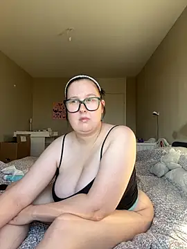 Misssmilf online show from 10.12.25