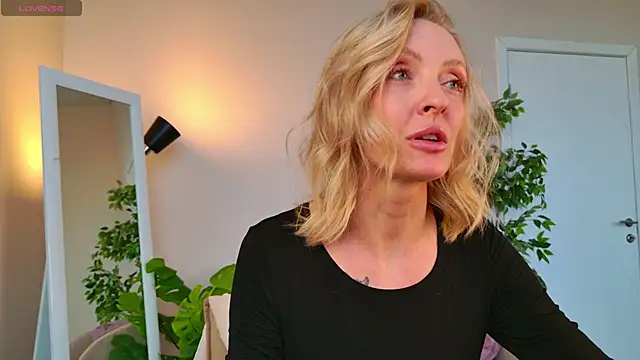 sexuallycorrecte online show from 03.08.26