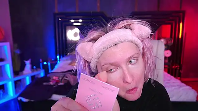 CoolTatis online show from 11.25.25