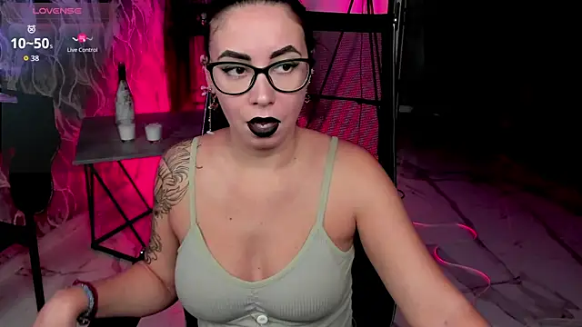 Snapshot of RitaSonnet chatting on 10.12.25 RitaSonnet online show from 10.12.25