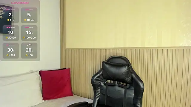 Snapshot of summer_night_ chatting on 09.17.25 summer night  online show from 09.17.25