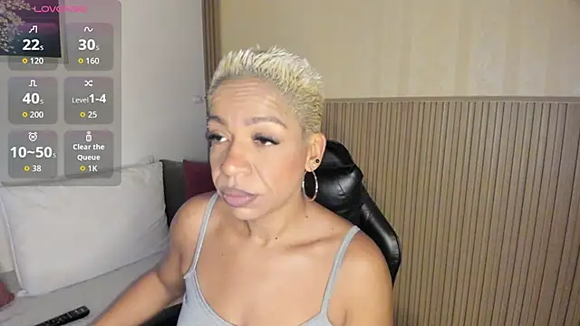 Snapshot of summer_night_ chatting on 11.12.25 summer night online show from 11.12.25