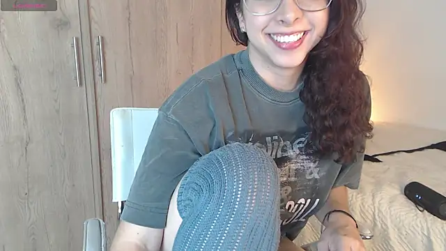 Snapshot of Abii_26 chatting on 10.22.25 Abii 26 online show from 10.22.25