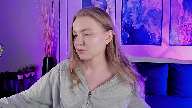 ValerieViolette online show from 12.04.24