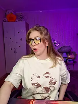 D0nna  online show from 04.04.26