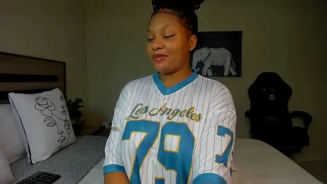 Renee-18 online show from 11.24.25