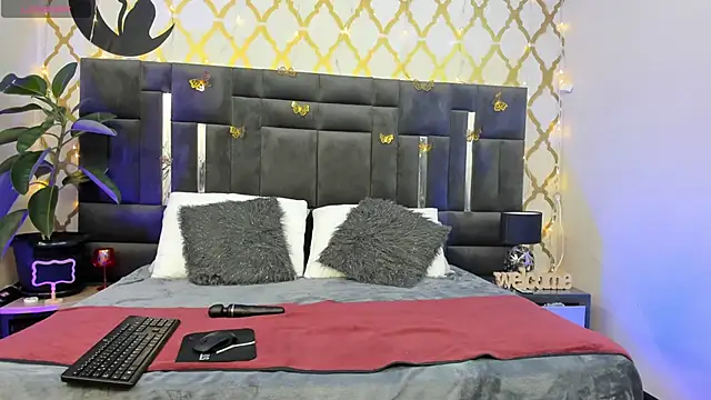 Snapshot of RubbyTaylor chatting on 11.19.25 RubbyTaylor online show from 11.19.25