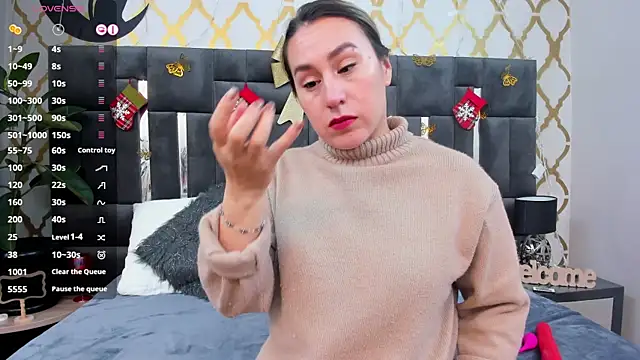 Snapshot of RubbyTaylor chatting on 11.24.25 RubbyTaylor online show from 11.24.25