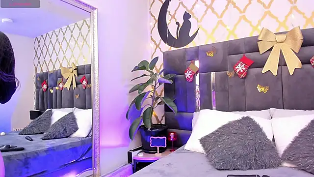 Snapshot of RubbyTaylor chatting on 11.27.25 RubbyTaylor online show from 11.27.25