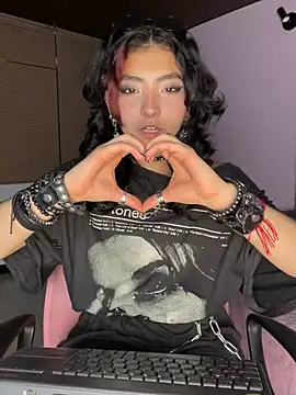 Snapshot of _Gothiccbitch_ chatting on 02.04.25  Gothiccbitch  online show from 02.04.25