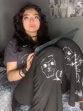 Snapshot of _Gothiccbitch_ chatting on 03.20.25  Gothiccbitch  online show from 03.20.25