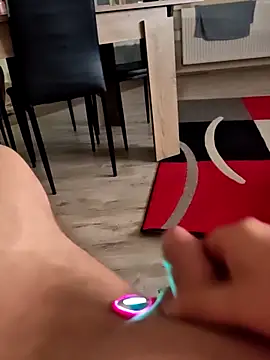 Szeltolo001 online show from 02.15.26