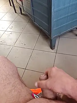 Szeltolo001 online show from 03.16.26