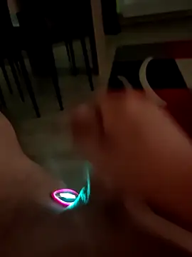 Szeltolo001 online show from 03.25.26