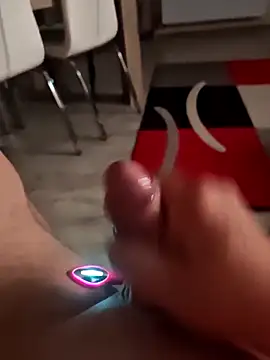 Szeltolo001 online show from 04.08.26